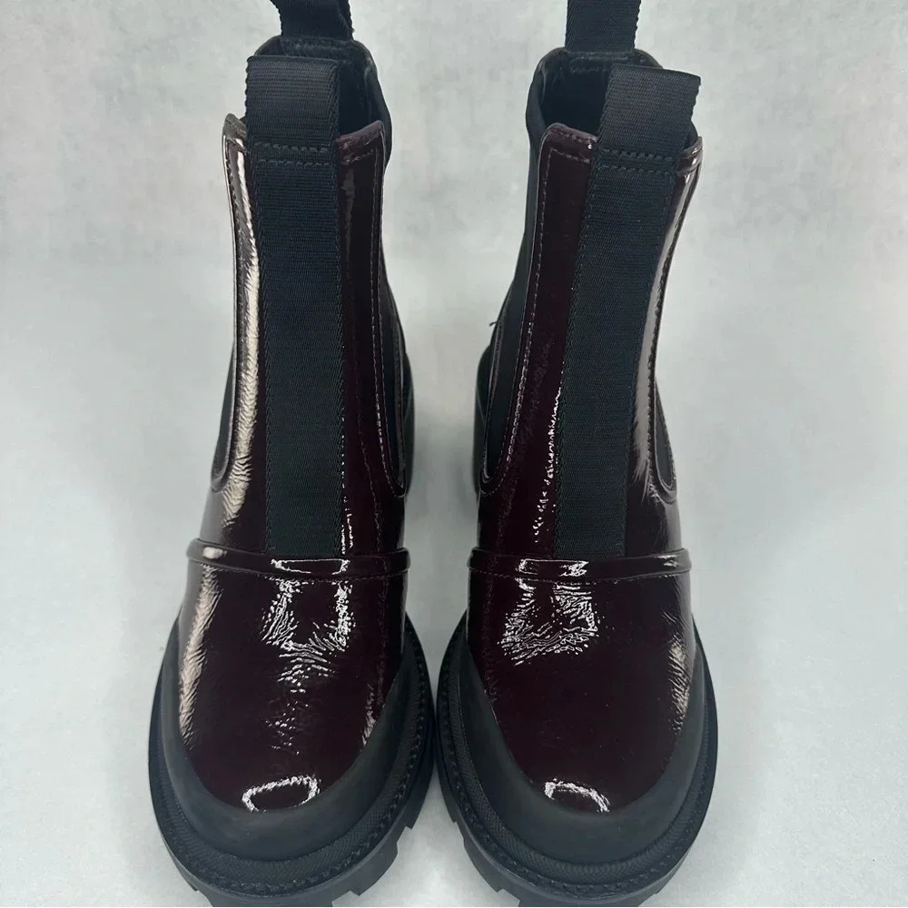 Tory Burch Women's Chelsea Lug Sole Ankle Boots. Sz: 6.5